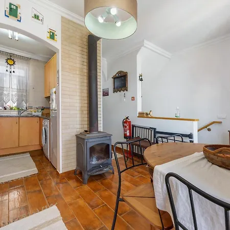 - A Casa Dos Avos Villa *
