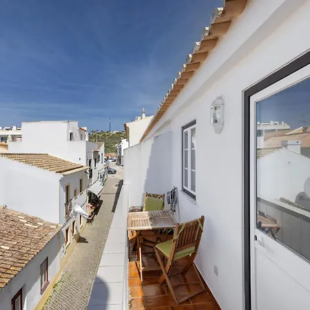 - A Casa Dos Avos Villa