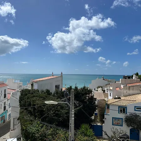 - A Casa Dos Avos *