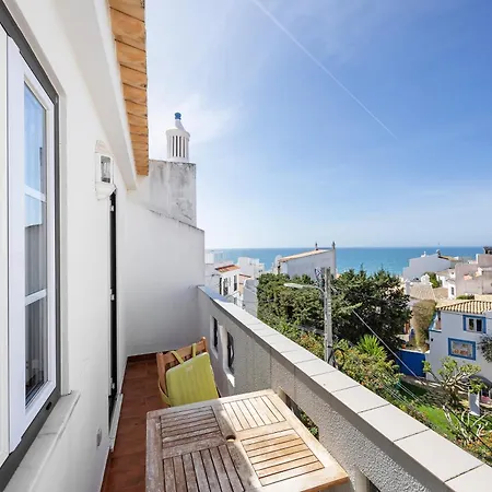 - A Casa Dos Avos Villa *