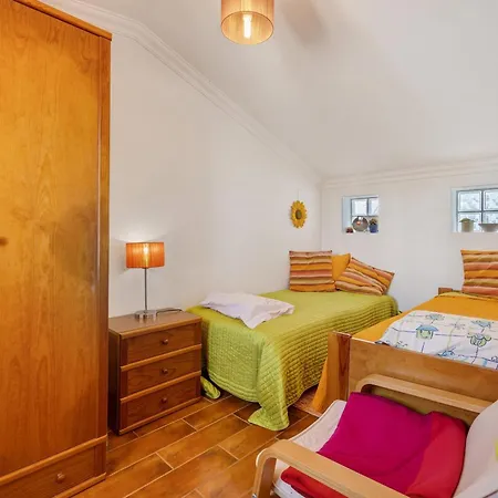 - A Casa Dos Avos *